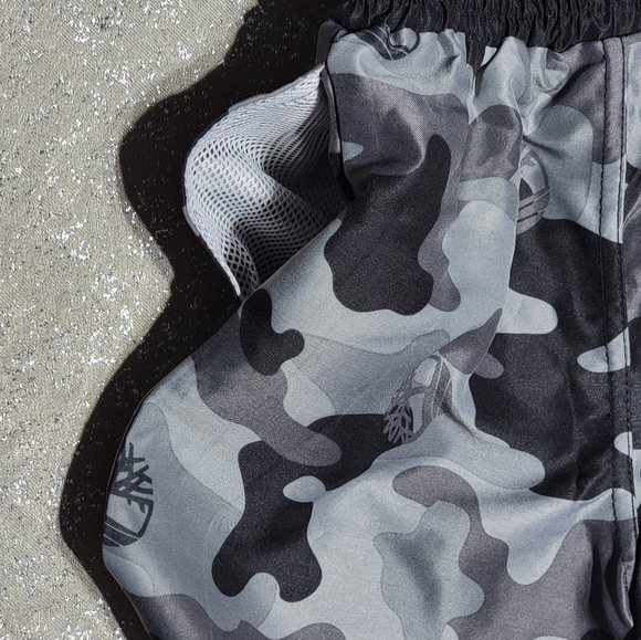 🤍🖤NEW Timberland White Sleeveless Shirt and Swim Shorts Boy's Size 7 - Picture 7 of 11